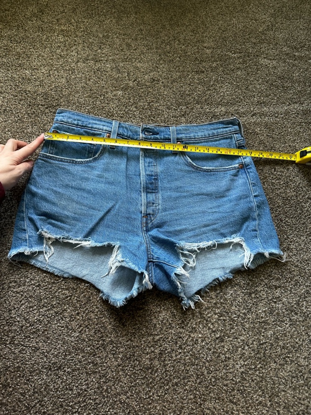 Stretchy Levi’s Button Fly Shorts - Size 31